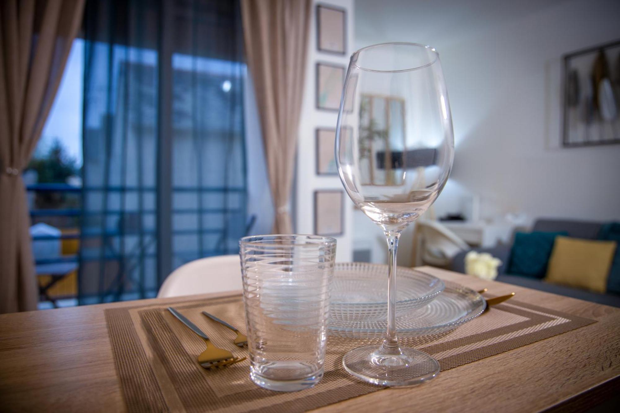 Apartment Centre-ville - Fibre - Netflix - Le Beverley Blain