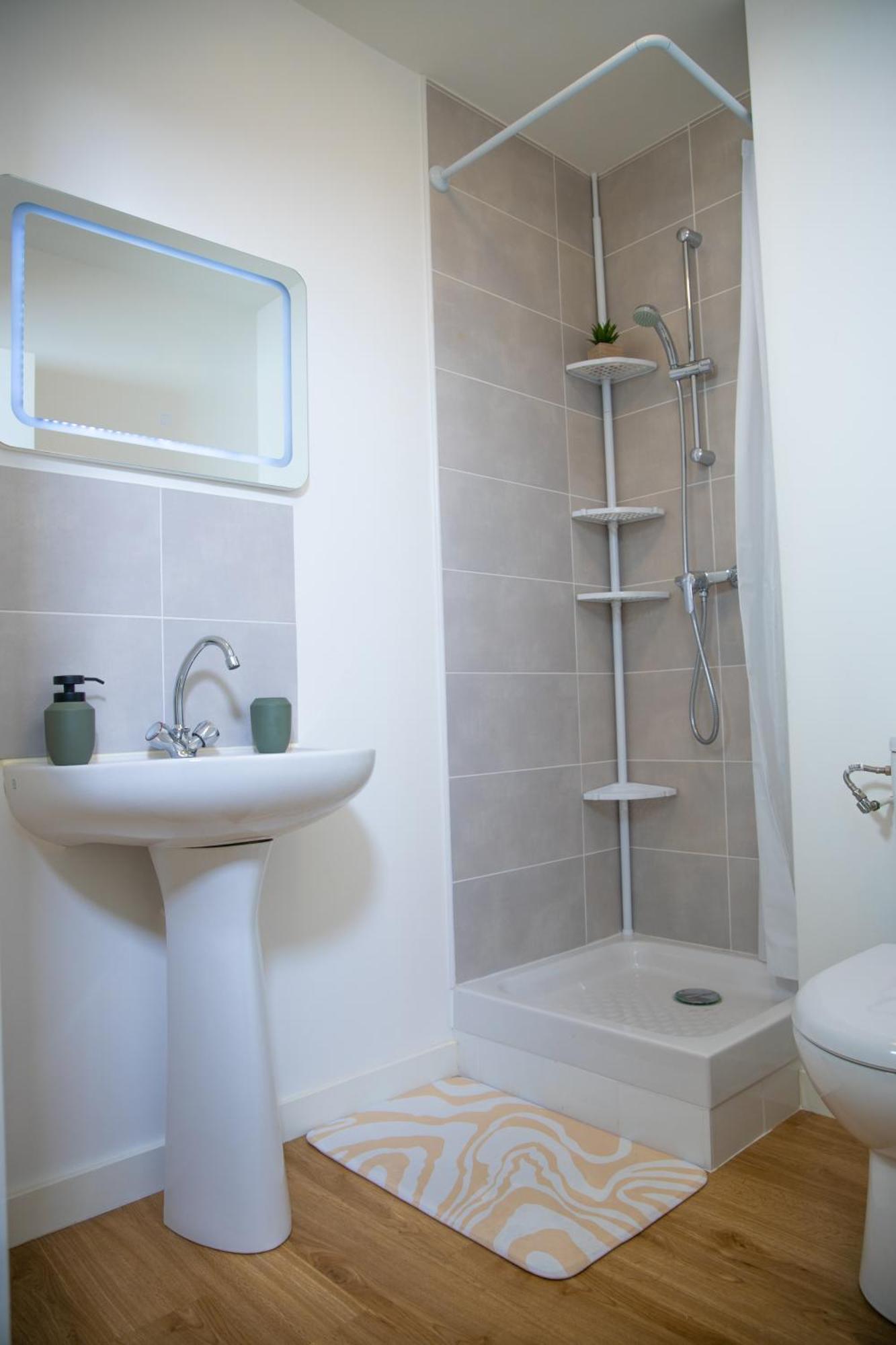 Centre-ville - Fibre - Netflix - Le Beverley Apartment Blain